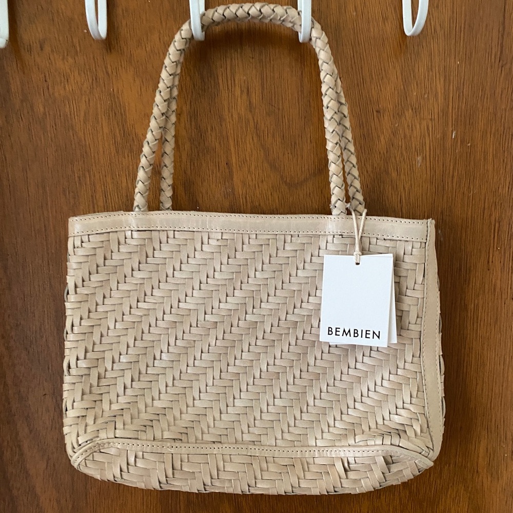 BEMBIEN new! Beige leather small bag